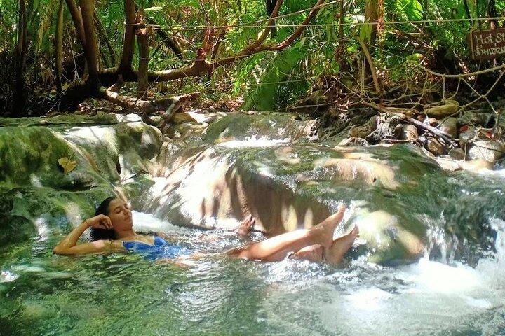Descubra Krabi: piscina esmeralda, aguas termales y templo de la cueva del tigre