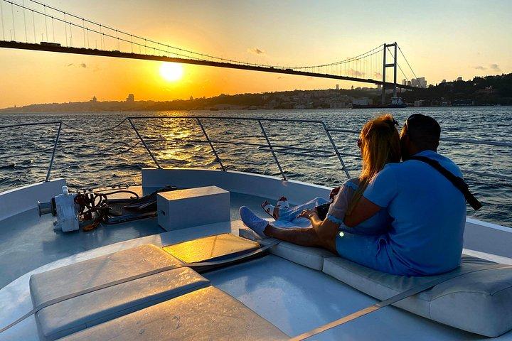 Bosphorus Sunset Yacht Cruise with Snacks & Live Guide