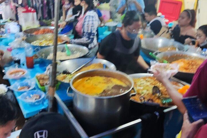 マニラのグルメ探検隊：究極の食と市場のツアー