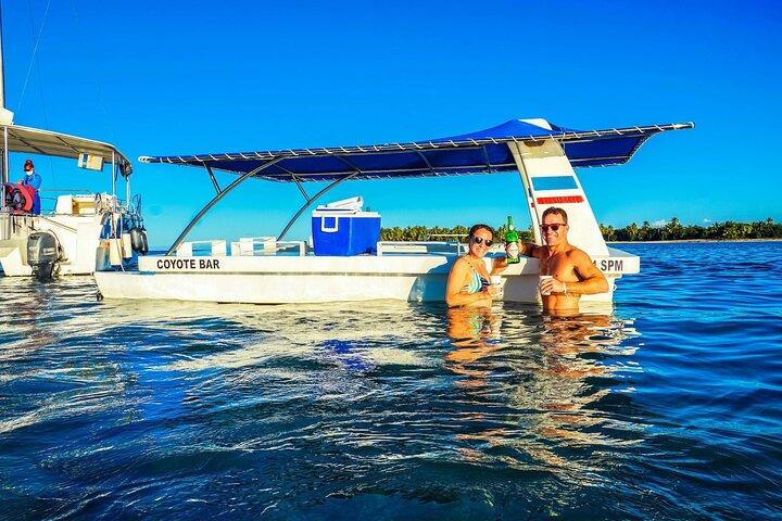 Snorkeling e nuoto in una crociera ai Caraibi con i catamarani Sharky
