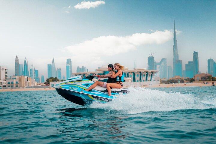 Jetski-Abenteuer mit Blick auf den Burj Khalifa
