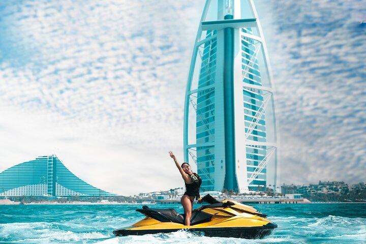 Jetski-Abenteuer mit Blick auf den Burj Khalifa