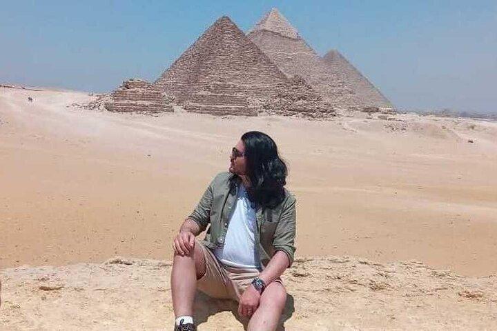 Layover Pyramider, Egyptiska museet, Khan Khalili Bazaar och Nile middagskryssning