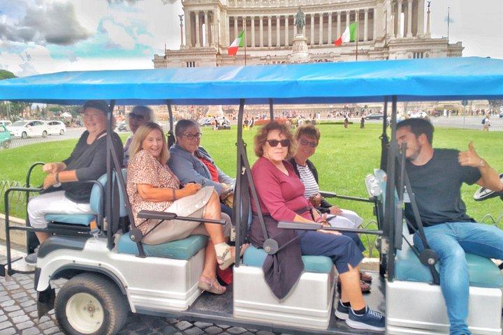 Tour privado en Roma en carrito de golf con un local y helado