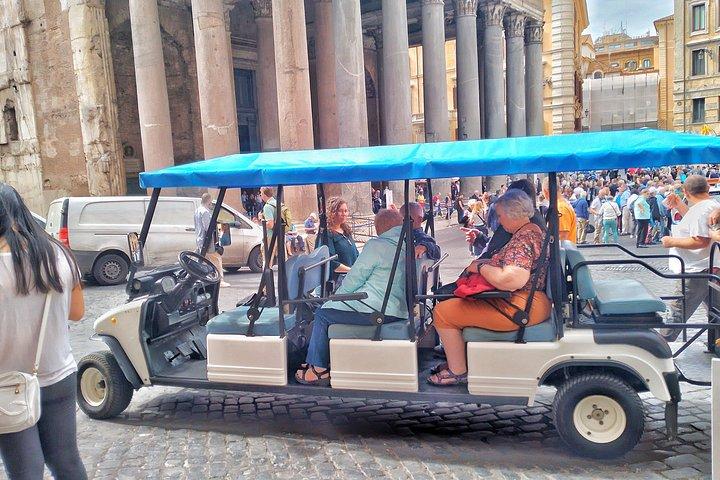 Tour privado en Roma en carrito de golf con un local y helado