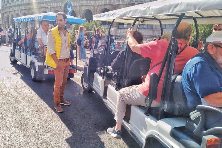 Tour privado en Roma en carrito de golf con un local y helado