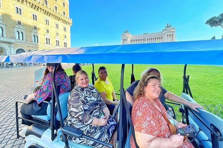 Tour privado en Roma en carrito de golf con un local y helado