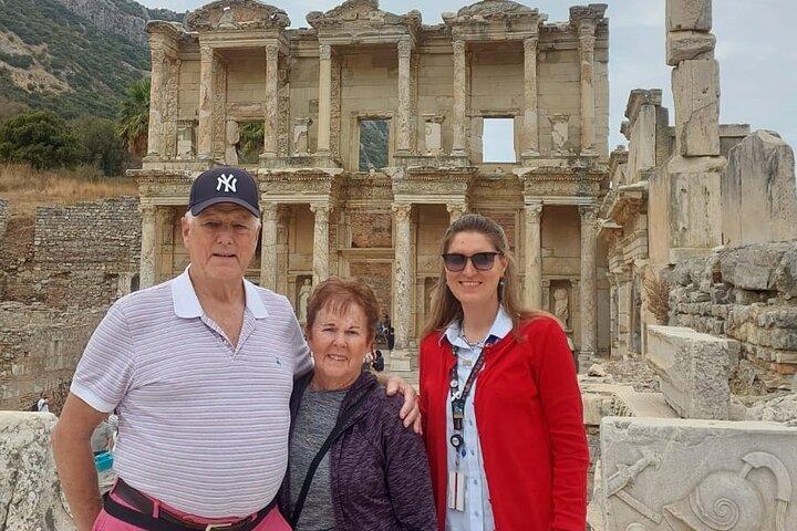 Tour privado de Éfeso y Virgen María por el puerto de Kusadasi con almuerzo