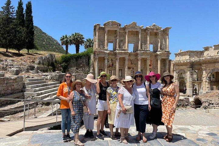 Tour privado de Éfeso y Virgen María por el puerto de Kusadasi con almuerzo