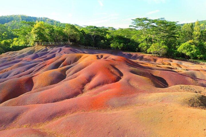 A sud di Mauritius: pacchetto di un'intera giornata che include terra colorata di Chamarel e pranzo