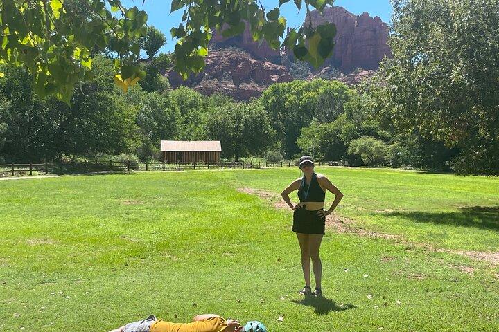 Aventura de bicicleta elétrica na Catedral de Sedona Rock