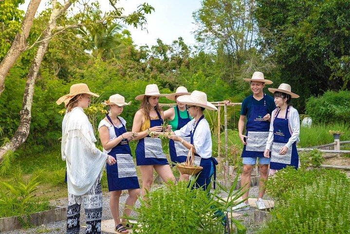 Morgenmadlavningskursus i traditionel pavillon med smuk have - Chiang Mai