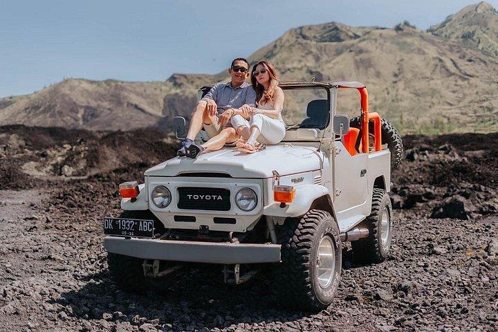 オプションのバトゥール山日の出ジープ 4WD ツアー
