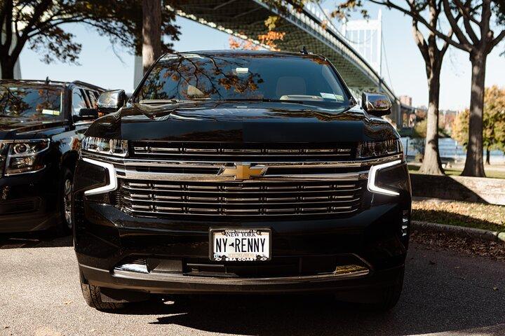 Privater Transfer im schwarzen SUV zu oder von JFK, LGA, EWR