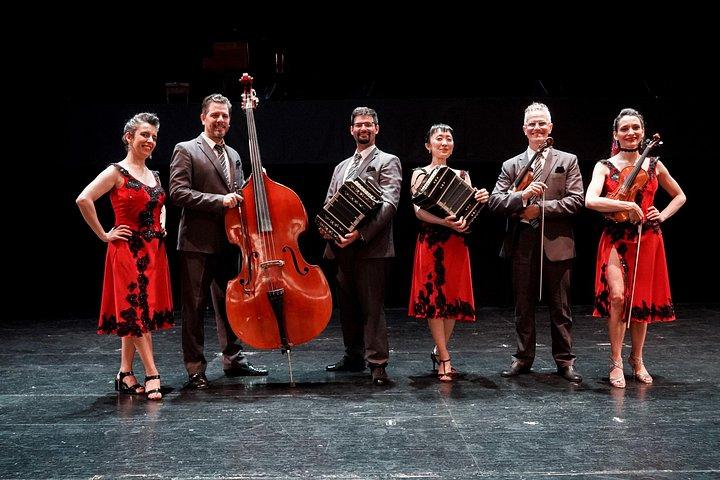Skip the Line: Tango Porteño Show with Dinner Platea and Transfer