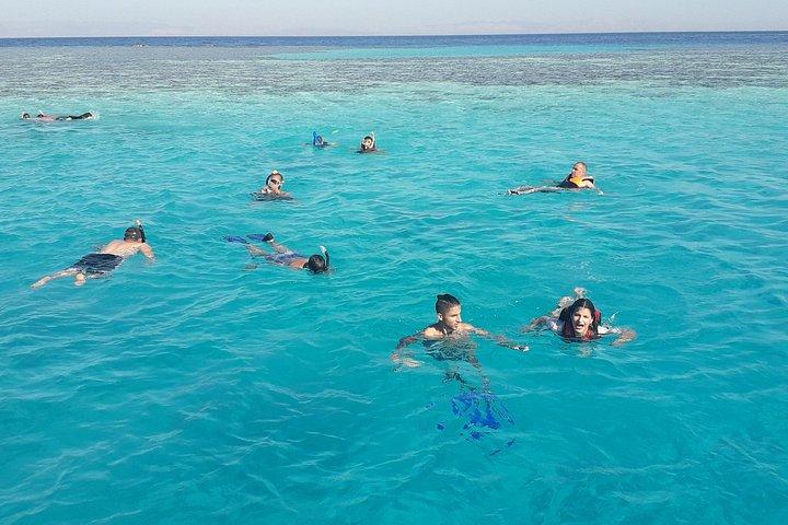 フルガダでの半潜水艦旅行