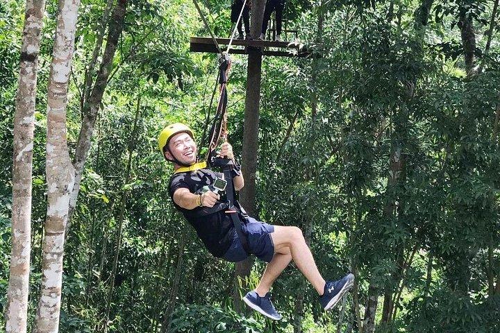 コング フォレストへのプライベート ツアーには、ATV とフライング ジップライン アクティビティが含まれます