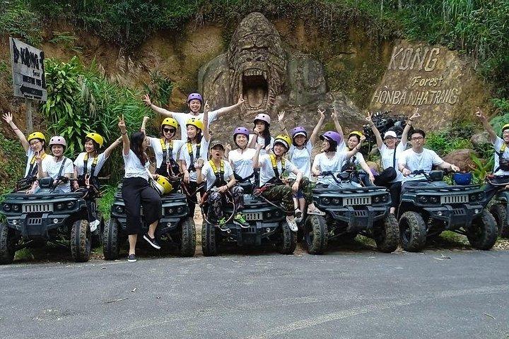 コング フォレストへのプライベート ツアーには、ATV とフライング ジップライン アクティビティが含まれます