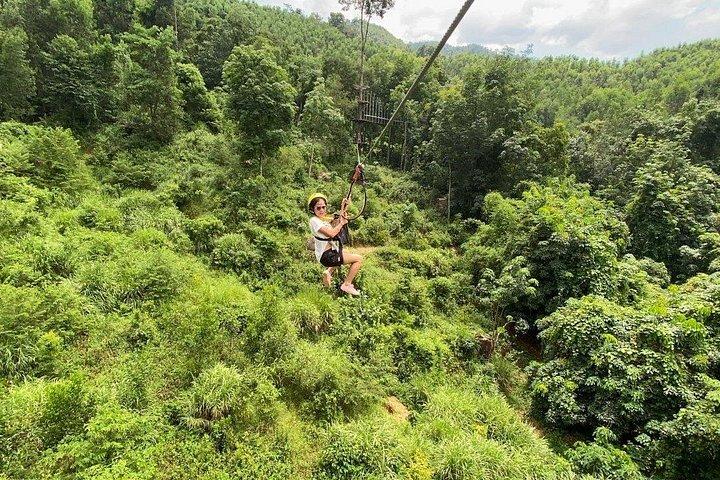 コング フォレストへのプライベート ツアーには、ATV とフライング ジップライン アクティビティが含まれます