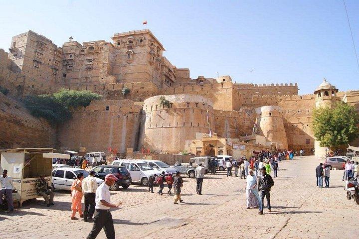 クラシック・ラジャスタン周遊 ロイヤルな気分を王者のラジャスタンと共に
