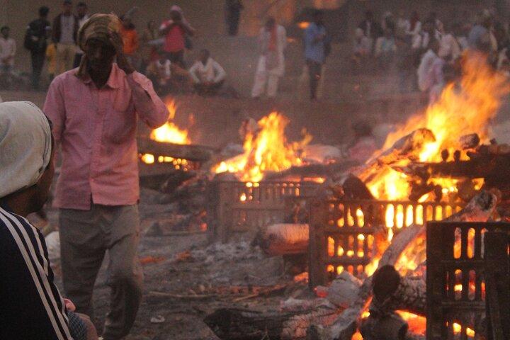 Visite de la crémation de Varanasi (exploration complète avec explication)