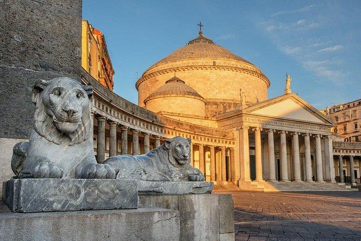 ソレントからのポンペイとナポリの終日プライベート ツアー