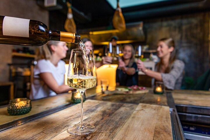 Tour privado de cata de vinos en Milán con un experto en vinos