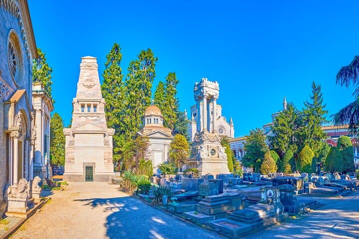Private Guided Tour of the Cimitero Monumentale in Milan
