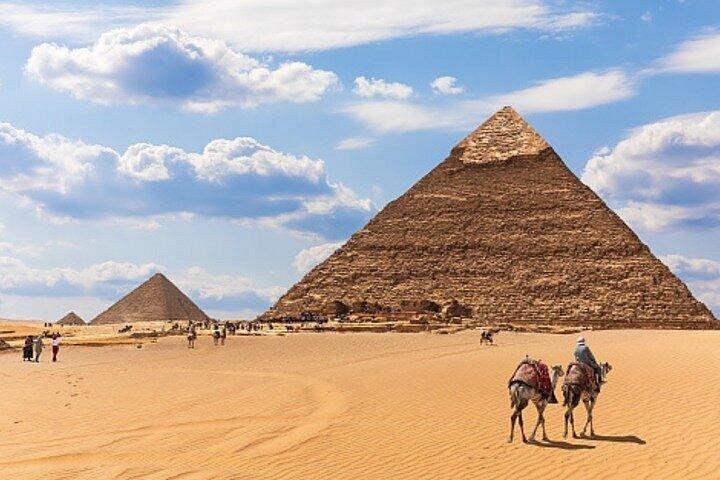 Half Day Tour To Giza Pyramids And Sphinx