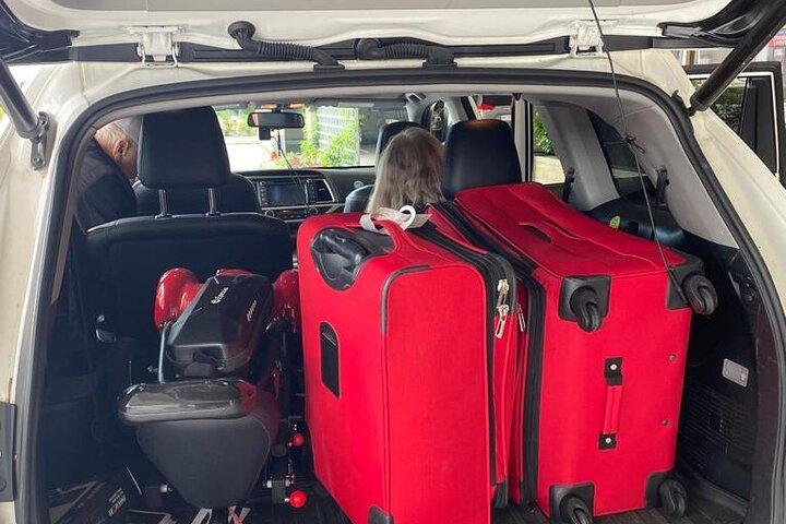 バンクーバーからウィスラーへのプライベート送迎（荷物付き）