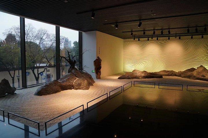 東洋メトロポリタン美術館と七賢山へのプライベート南京日帰りツアー