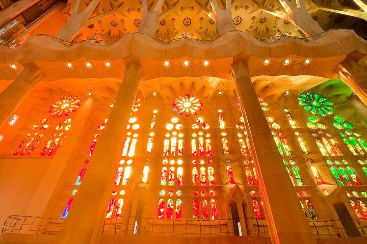 バルセロナすべてに含まれる:サグラダ、グエル公園、モンジュイック＆ゴシック