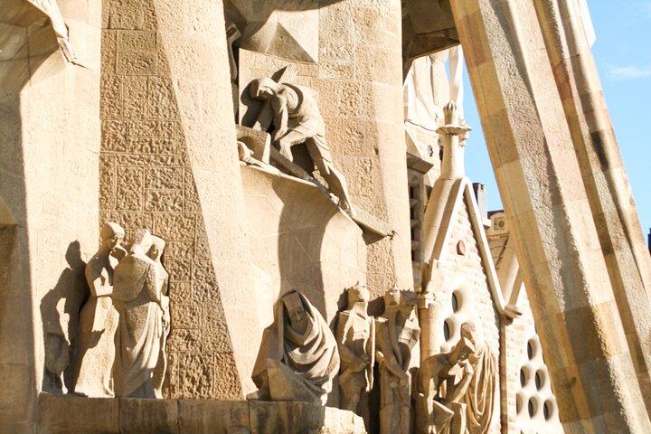 バルセロナすべてに含まれる:サグラダ、グエル公園、モンジュイック＆ゴシック