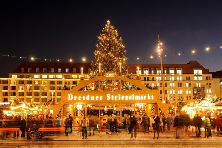 Tour privato personalizzato di un'intera giornata: mercatino di Natale di Dresda e Svizzera sassone Bastei