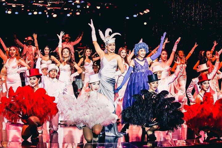 Calypso Cabaret: Verblindende lichten & uitvoeringen