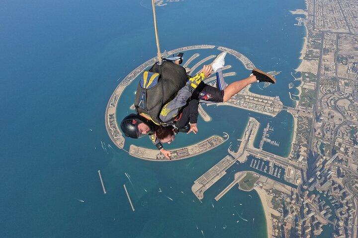 Sky Dive Dubai Palm oder Desert Zone mit Transferoptionen