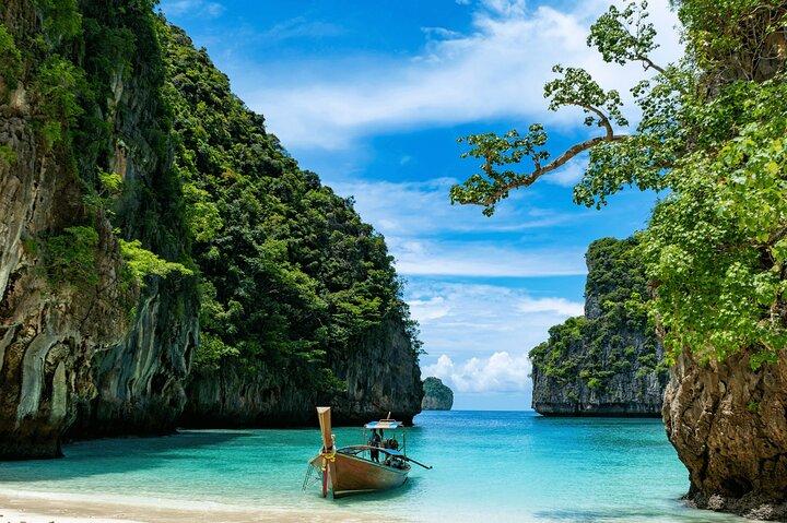 Barco privado VIP a la isla Phi Phi: Snorkel + Tour terrestre