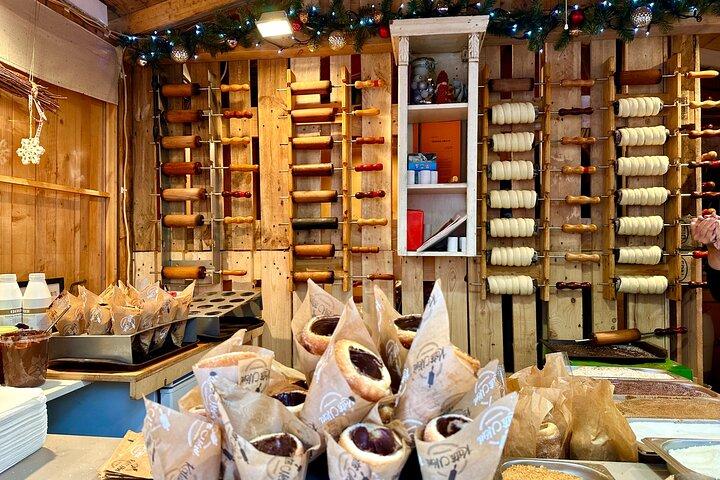 ブダペスト ワンダーランド - チムニー ケーキとグリュー ワイン付きのクリスマス マーケット ツアー