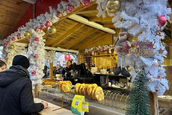 ブダペスト ワンダーランド - チムニー ケーキとグリュー ワイン付きのクリスマス マーケット ツアー