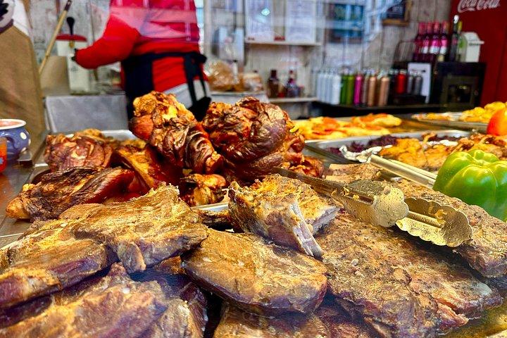 ブダペスト ワンダーランド - チムニー ケーキとグリュー ワイン付きのクリスマス マーケット ツアー