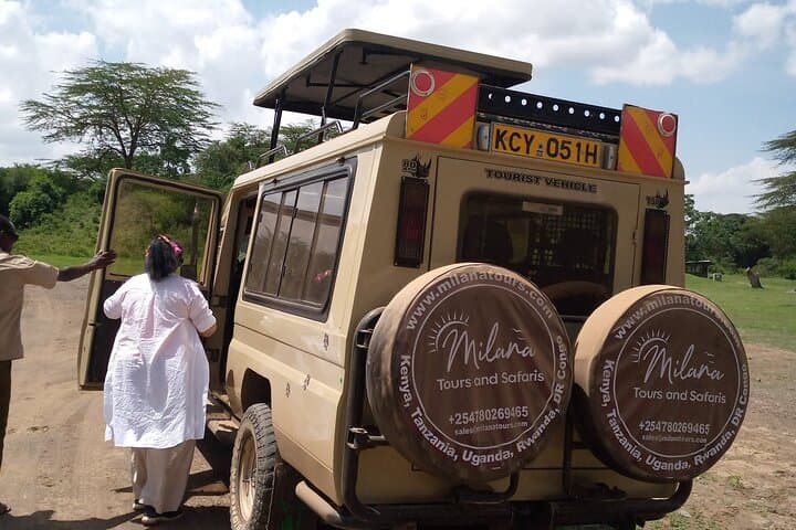 4 Days Masai Mara and Lake Nakuru Mid-Luxury safari