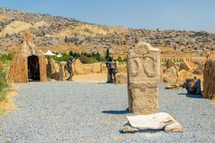 プライベート＆グループクブスタン、ヤナルダグ＆アテシュガ終日ツアー
