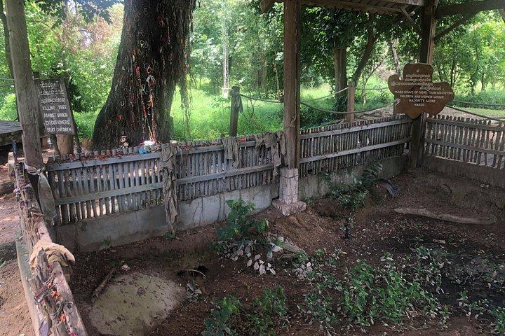 クメール ルージュ、虐殺博物館、キリング フィールド ツアー