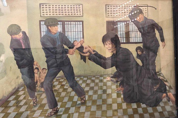 クメール ルージュ、虐殺博物館、キリング フィールド ツアー