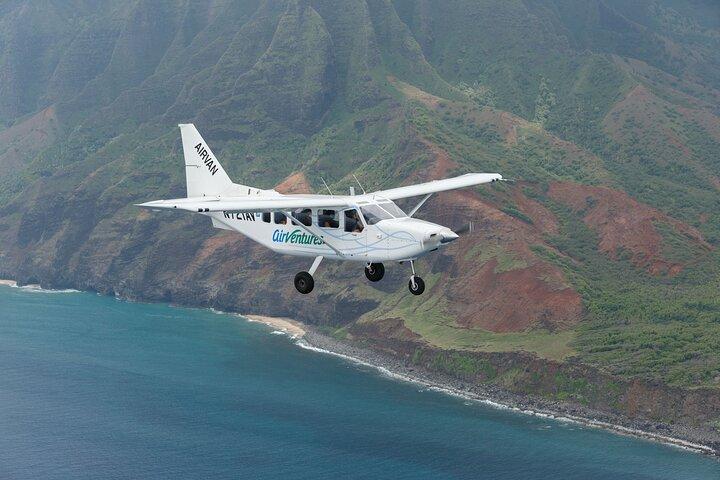 カウアイ島飛行機ツアー：ナパリ海岸、滝＆窓際の座席