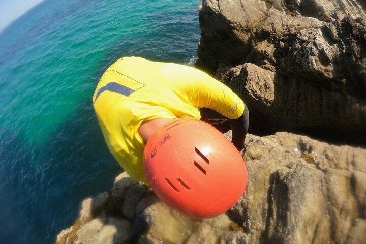 Coasteering d'une demi-journée à Newquay Cornwall