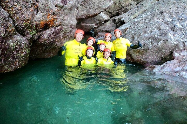 Coasteering d'une demi-journée à Newquay Cornwall