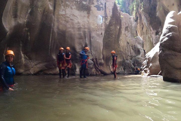 Private canyoning adventure in the Buitreras Canyon