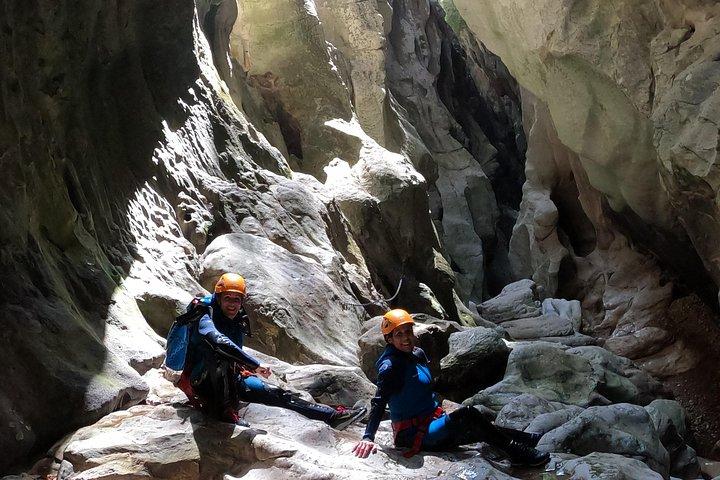 Private canyoning adventure in the Buitreras Canyon
