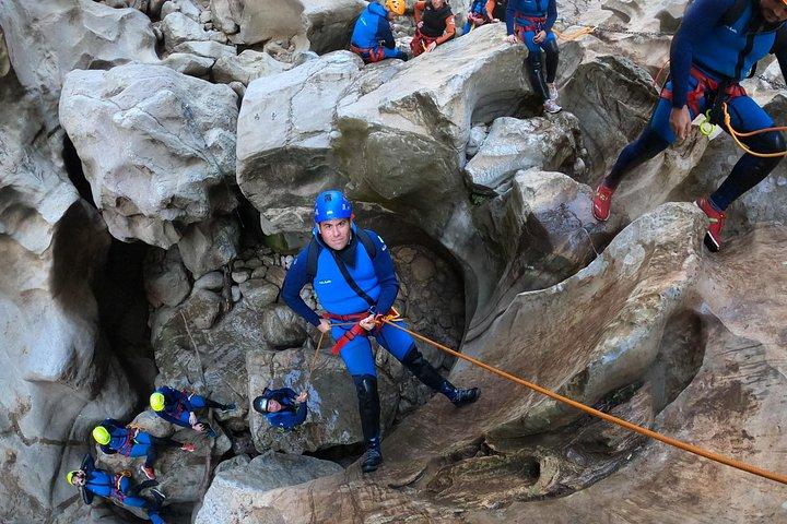 Private canyoning adventure in the Buitreras Canyon